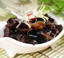 Wood Ear Mushroom and Pork Slices