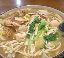 Shi Pu Old-Style Seafood Noodles