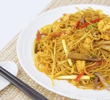 Egg and Pork Stir-fried with Thick Noodles