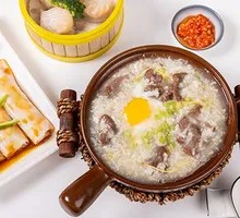 Beef Rice Porridge with Freshly Cooked Beef