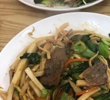 Beef Stir-Fried Rice Noodles