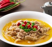 Sour Soup with Snowflake Beef