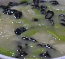 Loofah with Black Fungus Stir-fry