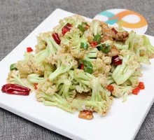Cauliflower Stir-fried with Preserved Meat