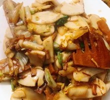 Braised Pork and Noodles with Chinese Cabbage