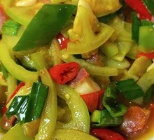 Green Tomato with Preserved Meat