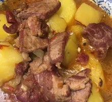 Braised Beef Brisket with Potatoes