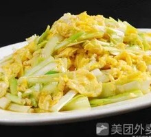 Stir-fried eggs with chives