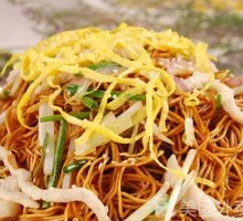 Stir-Fried Noodles with Pork Strips