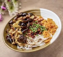 Chicken Noodles Salad