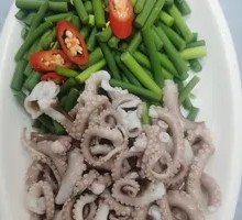 Stir-fried Garlic Shoots with Octopus