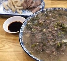Snow Cabbage and Beef Noodle Stir-fry