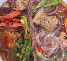 Braised Pork Ribs with Spicy Noodles