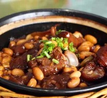 Braised Pork Trotter with Soybeans