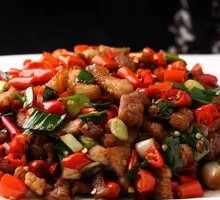 Spicy and Addictive Stir-Fried Chicken with Chili Peppers