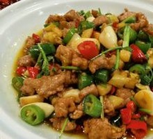 Stir-Fried Beef with Yellow Onion