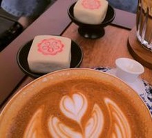 Covered Bowl Australian White