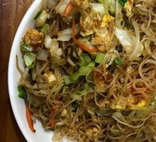 Egg and Pork Stir-fried Rice Noodles