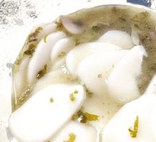 Snow Cabbage and Beef Stir-Fried Rice Noodles