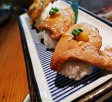 Salmon Mango Roll