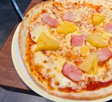 Bacon Pineapple Pizza