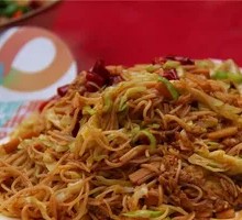 Duck Leg Fried Rice Noodles