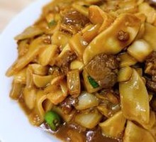 Beef Brisket Stir-Fried with Rice Noodles