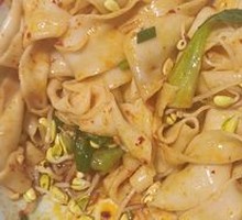 Sizzling Oil-Poured Noodles