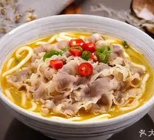 Sour Soup Beef with Potato Noodles