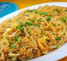 Stir-Fried Rice Noodles with Pork Strips