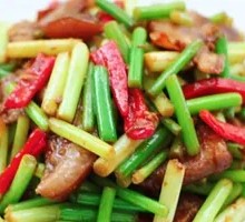 Garlic Stem and Pork Belly Rice Bowl