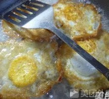 Garlic Greens Stir-Fried with Fried Eggs