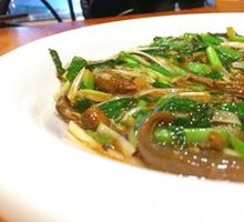 Stir-Fried Eel with Leeks