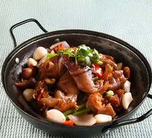 Spicy Pot Lamb Trotters