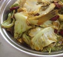 Spicy Pot-Braised Cabbage