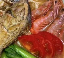 Crispy Mandarin Fish Seafood Noodles
