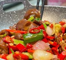 Spicy Pork Intestines in Dry Pot