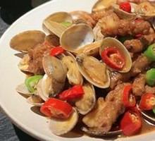 Clam and Chicken Claw Braised