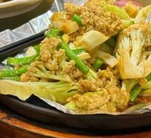 Shrimp Paste Stir-fried Green Beans with Cauliflower