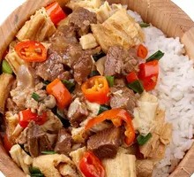 Fried Tofu Skin with Beef Brisket