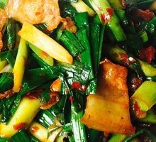 Garlic Shoot Stir-Fried Pork Rice