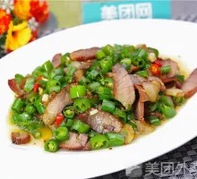 Green Pepper Stir-fried with Preserved Meat