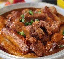 Beef Brisket Stir-Fry with Rice Noodle Rolls