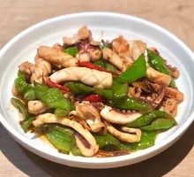 Stir-fried Squid with Green Pepper