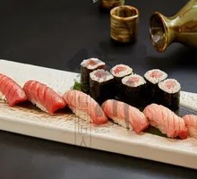 Tuna Sushi Platter