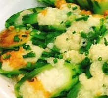 Steamed Loofah with Garlic and Rice Noodles