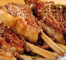 Charcoal-Grilled Lamb Ribs