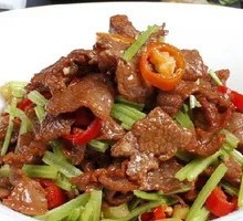 Stir-Fried Beef with Yellow Onion