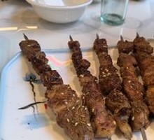 Charcoal-grilled Lamb Skewers