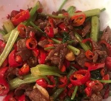 Stir-Fried Beef with Yellow Onion